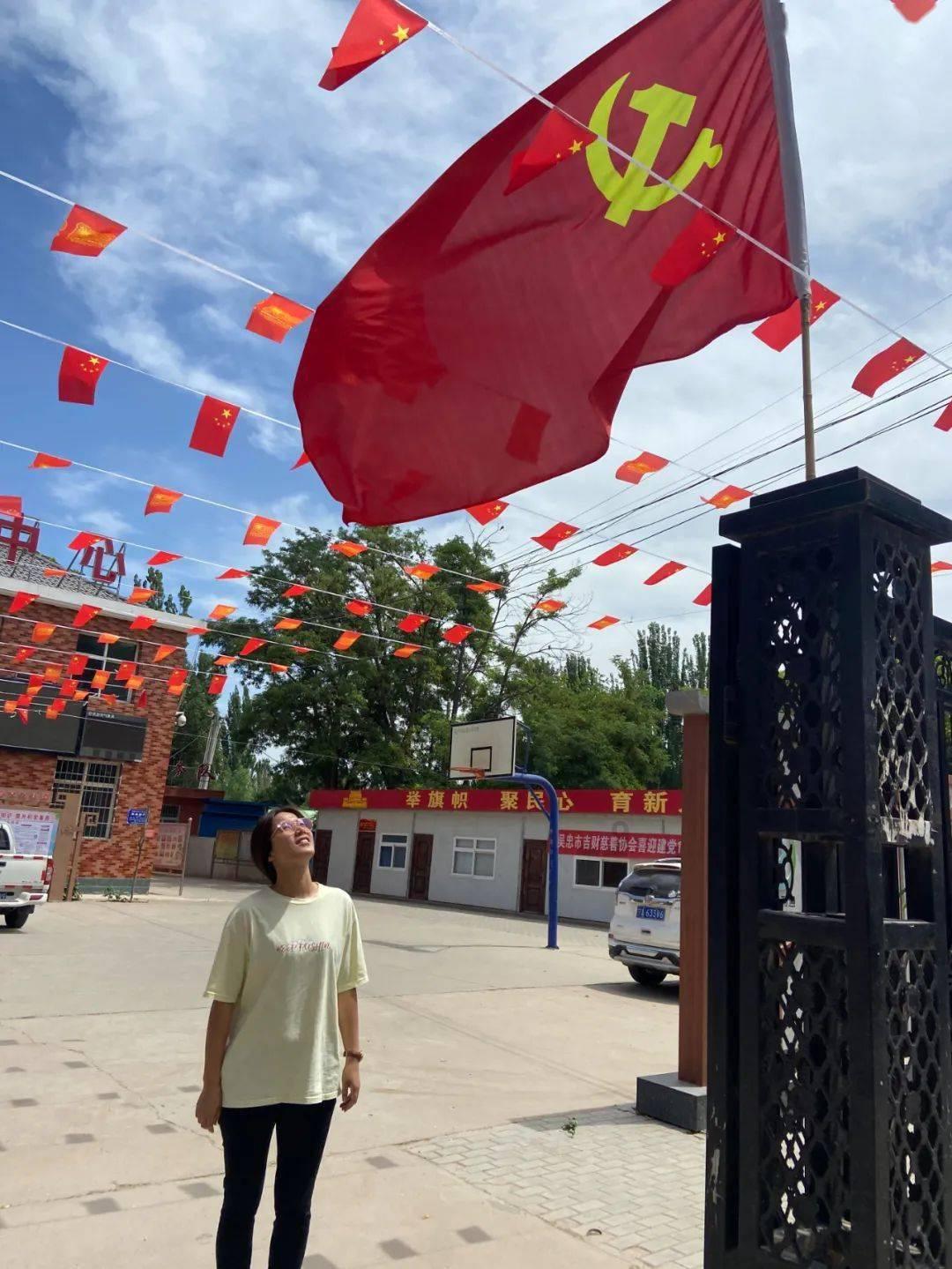 了解月亮形状的项链为什么设计成断了呢?的绝佳平台!